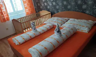 JANOVIČKY U BROUMOVA - chalupa s bazénem - foto číslo 3