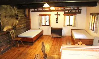 MORÁVKA - velká stylová roubená chalupa - foto číslo 7