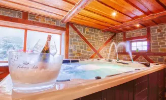 KAROLINKA - luxusní wellness chalupa s vířivkou - foto číslo 2