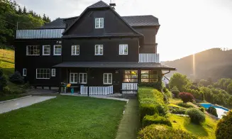 BYSTŘIČKA - luxusní chalupa s velkým bazénem - foto číslo 15