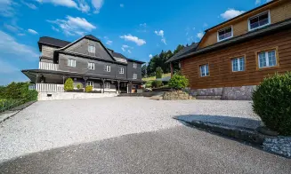 BYSTŘIČKA - luxusní chalupa s velkým bazénem - foto číslo 17