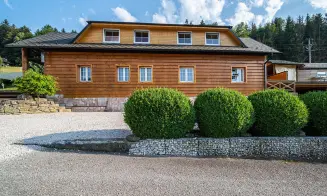 BYSTŘIČKA - luxusní chalupa s velkým bazénem - foto číslo 24