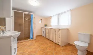 BYSTŘIČKA - luxusní chalupa s velkým bazénem - foto číslo 5