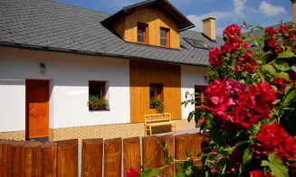 ROVENSKO POD TROSKAMI - chalupa