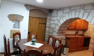 ŽERNOV - roubená chalupa - foto číslo 29