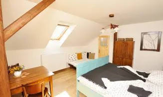 HOLENICE - dům s přítomností majitele - foto číslo 22