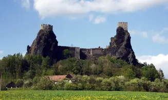 ÚJEZD POD TROSKAMI *** - chalupa - foto číslo 2