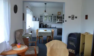 ÚJEZD POD TROSKAMI *** - chalupa - foto číslo 11