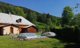 LUDVÍKOV - chalupa se zapuštěným bazénem - foto číslo 16