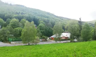 LUDVÍKOV - chalupa se zapuštěným bazénem - foto číslo 14