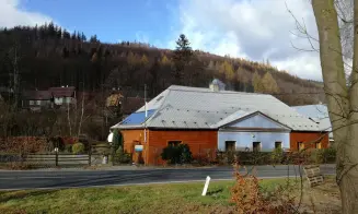 LUDVÍKOV - chalupa se zapuštěným bazénem - foto číslo 17