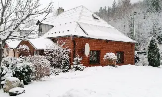 LUDVÍKOV - chalupa se zapuštěným bazénem - foto číslo 33