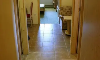 LUDVÍKOV - chalupa se zapuštěným bazénem - foto číslo 35