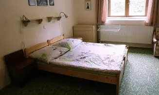 LUDVÍKOV - chalupa se zapuštěným bazénem - foto číslo 27