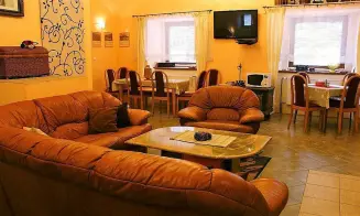 LUDVÍKOV - chalupa se zapuštěným bazénem - foto číslo 43