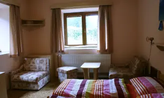 LUDVÍKOV - chalupa se zapuštěným bazénem - foto číslo 5