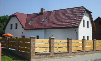 ZBOROV - chalupa se zapuštěným bazénem - foto číslo 8