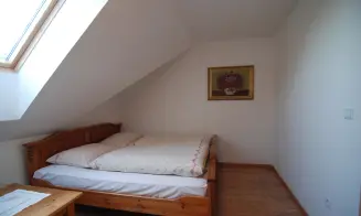 ZBOROV - chalupa se zapuštěným bazénem - foto číslo 11