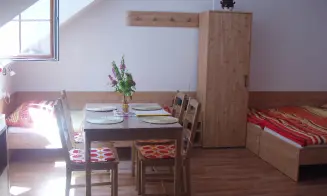 KARLOV POD PRADĚDEM - hotelový dům - 5 apartmánů - foto číslo 3