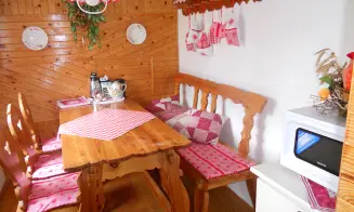 CHVÁLOV - chata - foto číslo 2