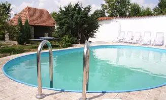 ZAHRÁDKA - chalupa s bazénem