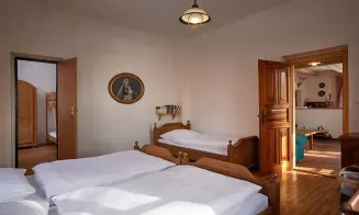 SUDOMĚŘICE U BECHYNĚ - hájenka - foto číslo 2