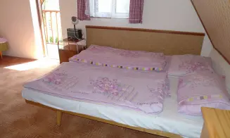 SOBĚSLAV - chatová oblast - foto číslo 2