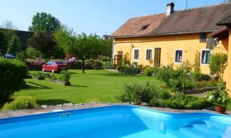 MODLETICE - apartmán se zapuštěným bazénem