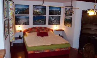 MODLETICE - apartmán se zapuštěným bazénem - foto číslo 12