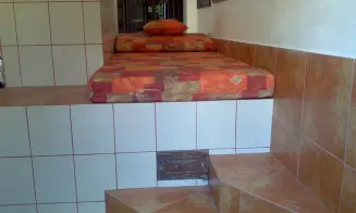 MODLETICE - apartmán se zapuštěným bazénem - foto číslo 10