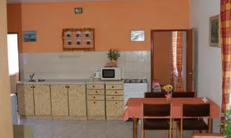 NOVOSEDLY NAD NEŽÁRKOU - chalupa - foto číslo 11