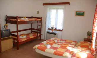 NOVOSEDLY NAD NEŽÁRKOU - chalupa - foto číslo 2