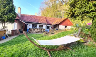 ÚJEZDEC U LUHAČOVIC - chalupa na samotě