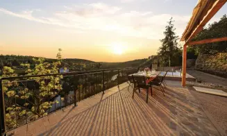 ZNOJMO - luxusní apartmán s bazénem - foto číslo 13