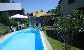 PODHRADÍ NAD DYJÍ - chata se zapuštěným bazénem