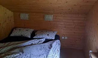 PODHRADÍ NAD DYJÍ - chata se zapuštěným bazénem - foto číslo 3