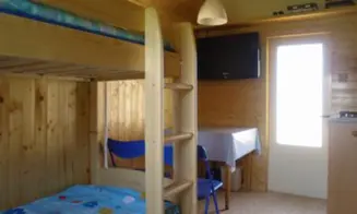 PODHRADÍ NAD DYJÍ - 2 malé chatky - foto číslo 1