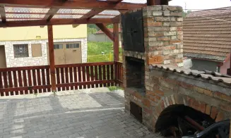 MUTĚNICE - chata - vinný sklípek