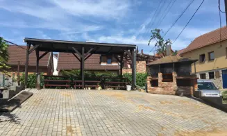 MUTĚNICE - chata - vinný sklípek