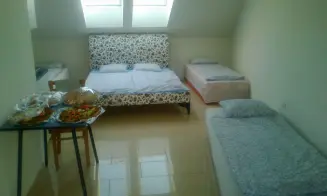 MUTĚNICE - chata - vinný sklípek - foto číslo 8