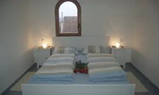 MUTĚNICE - vinný sklep - foto číslo 13