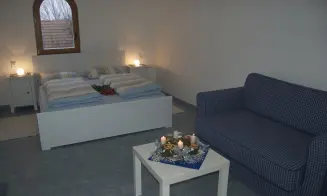 MUTĚNICE - vinný sklep - foto číslo 14