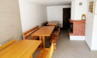 MUTĚNICE - vinný sklípek - foto číslo 9