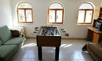 MUTĚNICE - vinný sklípek - foto číslo 7