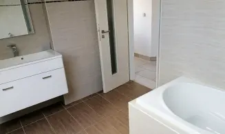 MUTĚNICE - vinný sklípek - foto číslo 1