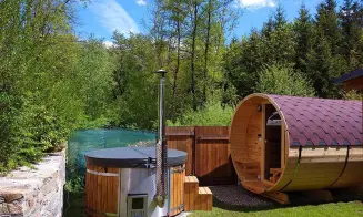 POLICE -  chalupa - hlavní obrázek