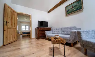 POLICE -  chalupa - foto číslo 13