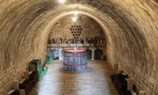 VELKÉ BÍLOVICE *** -  vinný sklep - hlavní obrázek