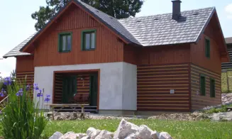 VRCHLABÍ -  3 chaty - 6 apartmánů