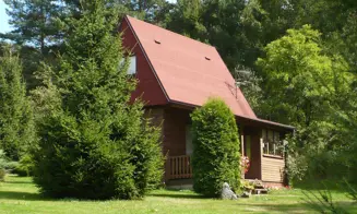 MOSTEK  *** - chata se zapuštěným bazénem - foto číslo 1